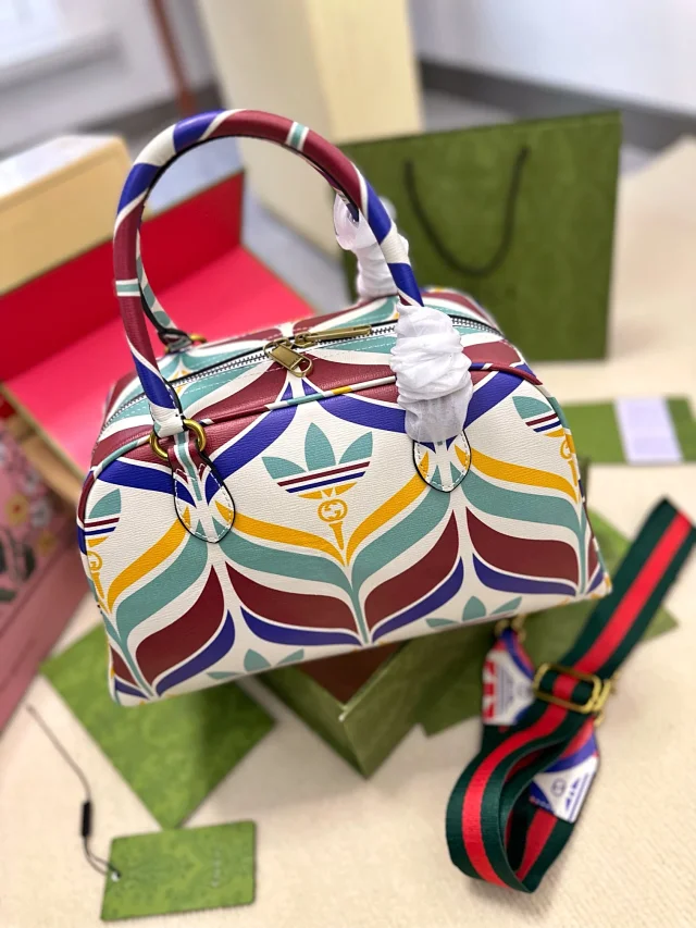 Gucci Shoulder Bags Top-Handle Bag with Chain Strap and Horsebit Detail product detail image 6