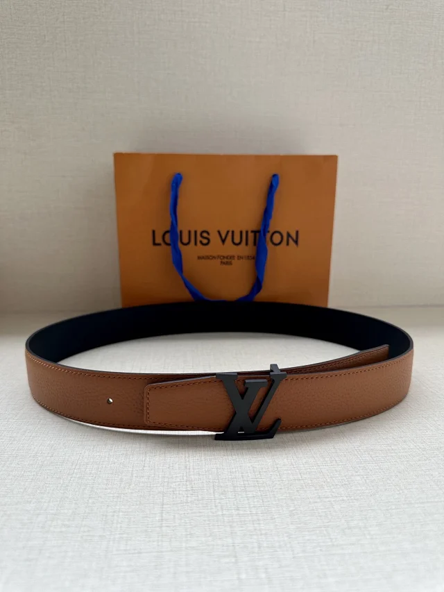 Louis Vuitton Belts LV Initials buckle belt product detail image 15
