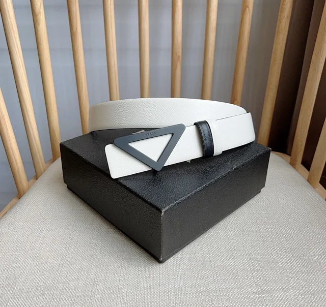 Prada Belts Leather belt with logo buckle product detail image 10