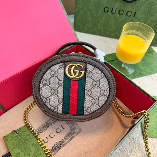 Gucci Crossbody Bags Round quilted chain-strap bag product detail image 8