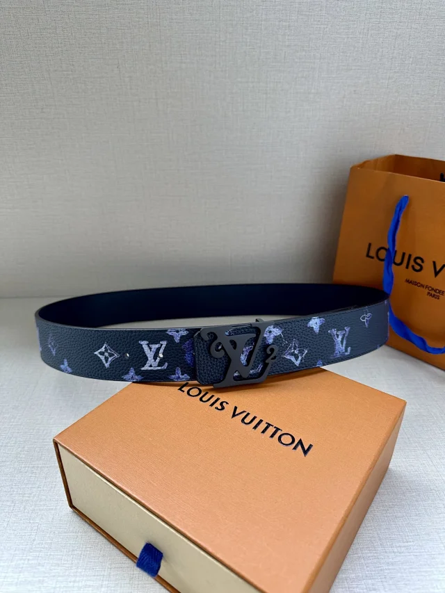 Louis Vuitton Belts LV Initials Buckle Monogram Belt product detail image 1