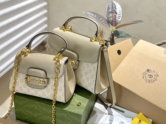 Gucci Shoulder Bags Top-Handle Bag with Chain Strap and Horsebit Detail product detail image 4