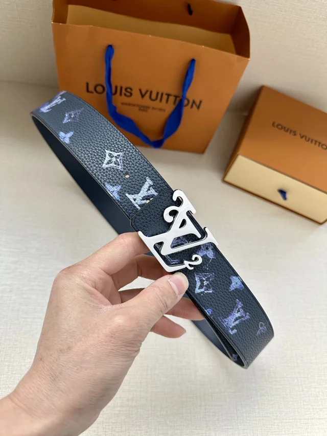Louis Vuitton Belts Link 20 Belt with LV Monogram Buckle product detail image 5