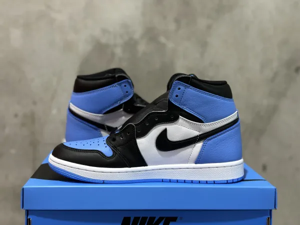 Air Jordan 1 High OG Pine Green Sneakers - 30
