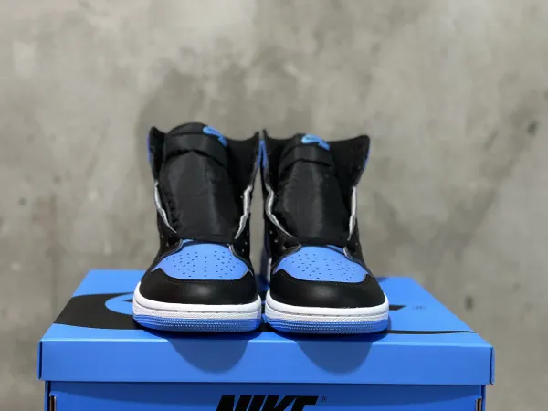 Air Jordan 1 High OG Pine Green Sneakers - 26