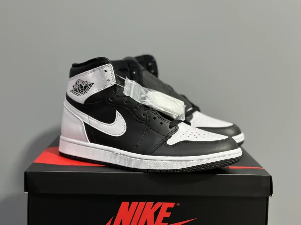Air Jordan 1 High OG Pine Green Sneakers - 39