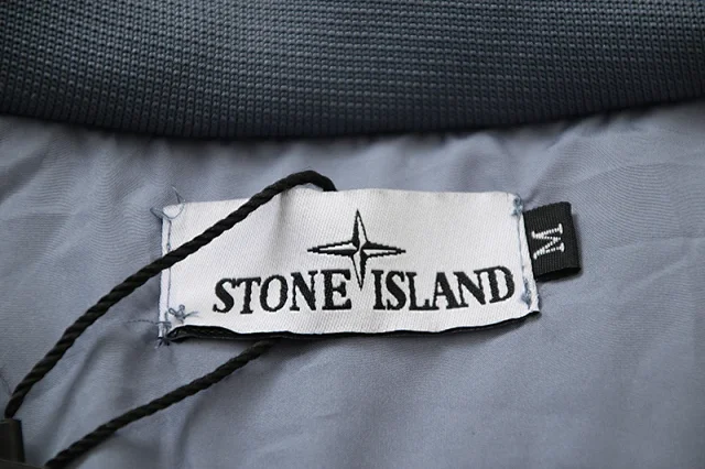 Stone Island Hooded Puffer product detail image 25
