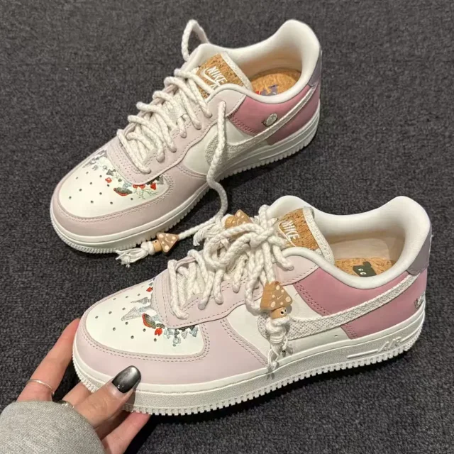 Nike Sneakers Air Force 1 Low with skeletal Swoosh detail product detail image 31