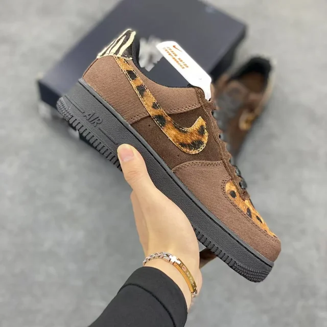 Nike Sneakers Air Force 1 Low with skeletal Swoosh detail product detail image 36
