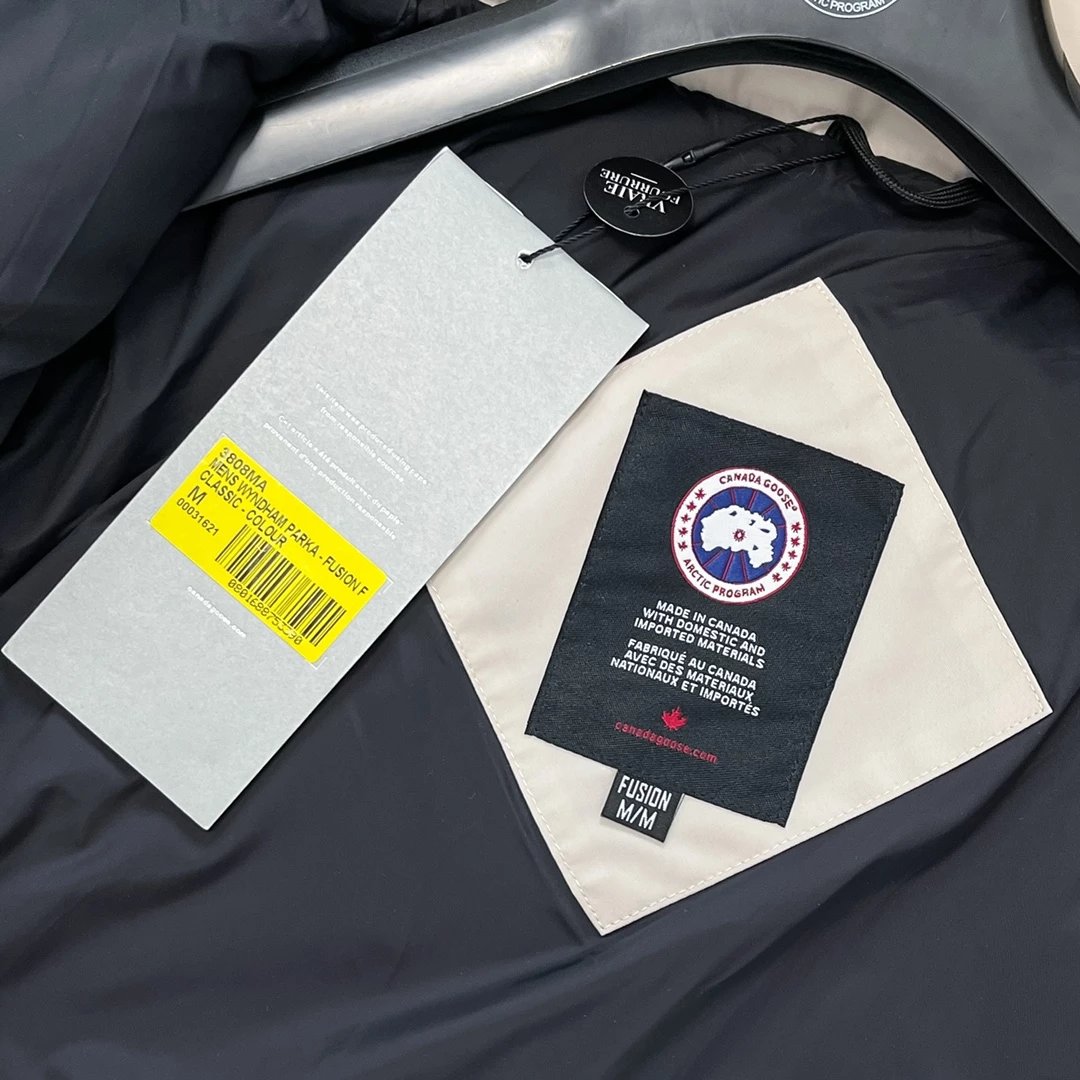 Canada Goose Expedition Parka Black with Raccoon Fur Trim Down Jacket - 10