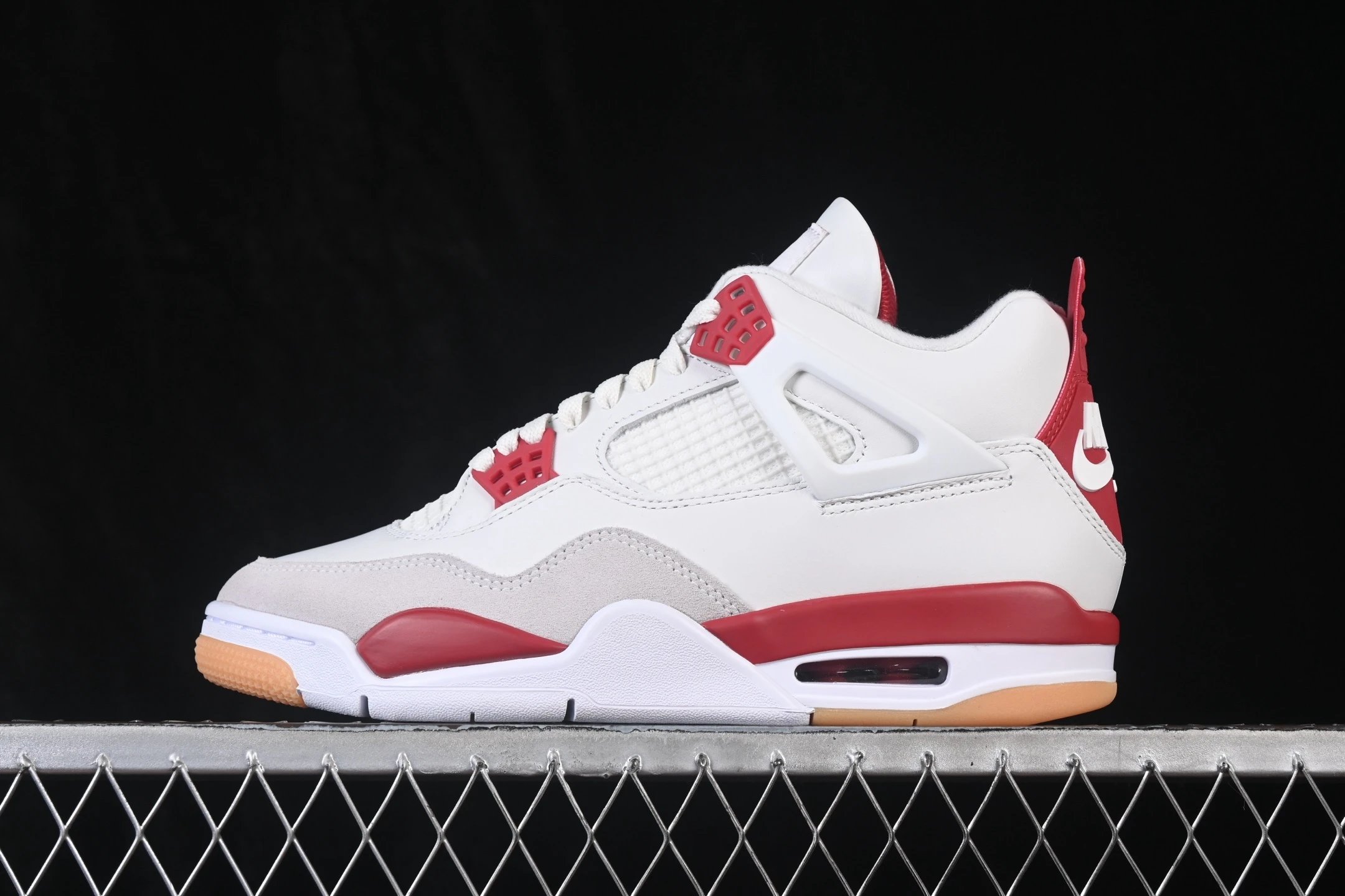 AJ4 SB co branded white and red DR5415-106