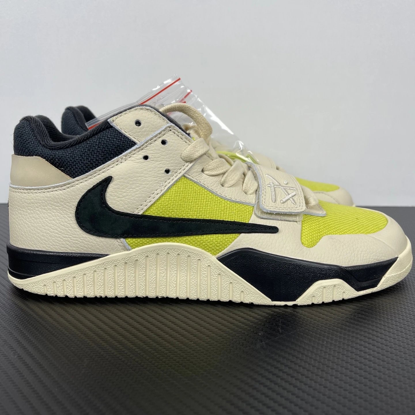 TS Collaboration Hook & Loop Basketball Shoes - Black/Yellow FZ8117-102