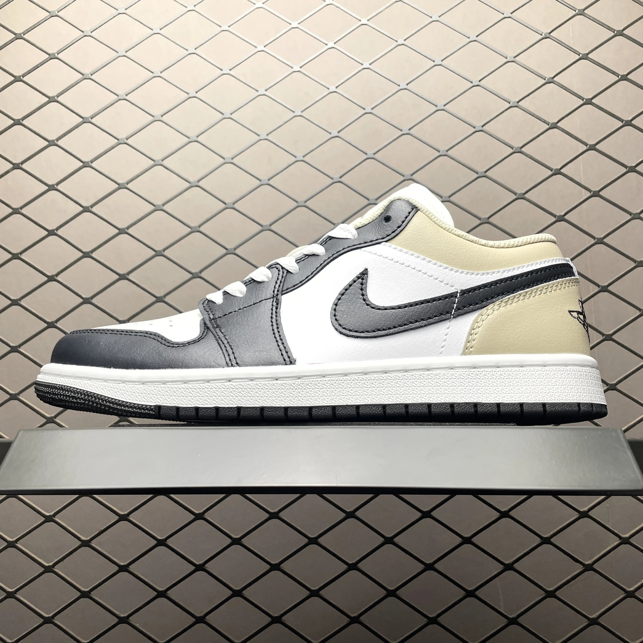 AJ1 Low White Black 553558-153
