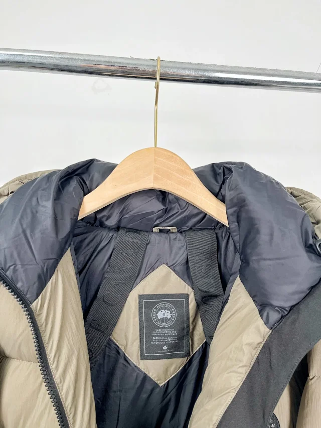 Canada Goose Down Jackets Hooded puffer product detail image 28