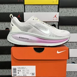 thumbnail for 【GT 版本】 Air Zoom Vomero 18 登月18 2025新款缓震休闲跑鞋