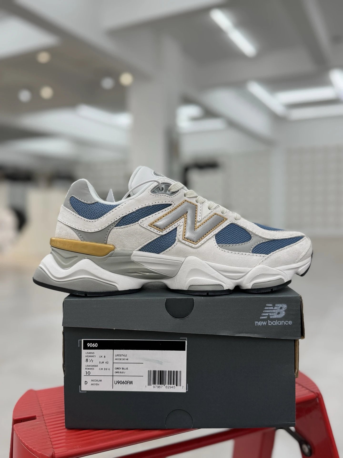 White Blue U9060FM