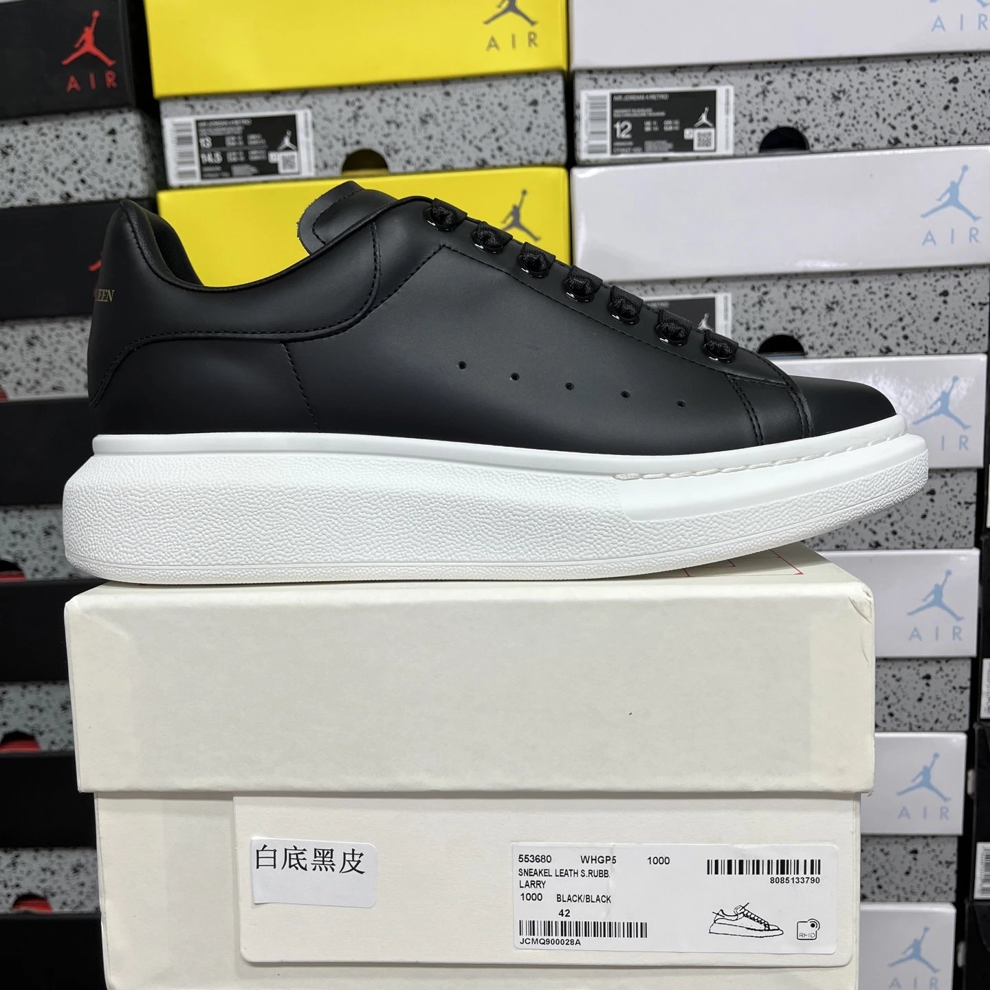 [js version] collection of white shoes