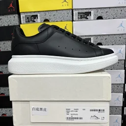 thumbnail for [Js version] collection of white shoes