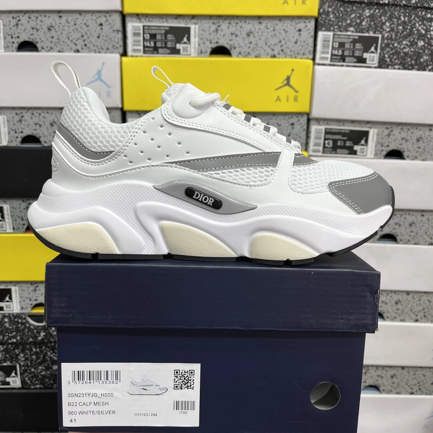 White H000