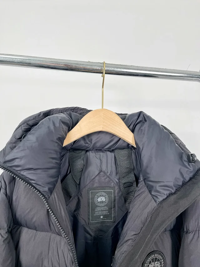Canada Goose Down Jackets Hooded puffer product detail image 20