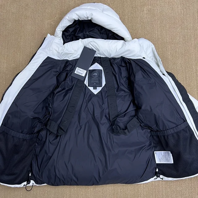 Canada Goose Down Jackets Hooded puffer product detail image 5