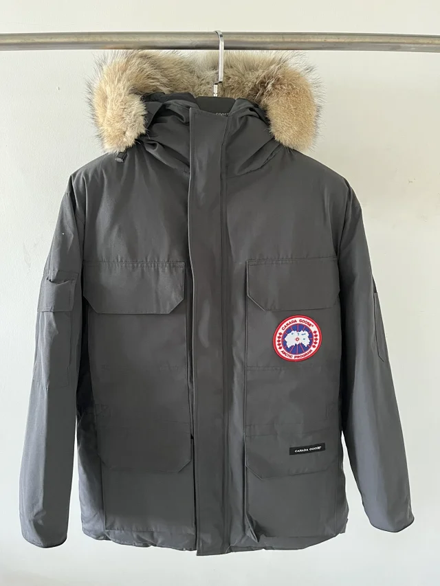 Canada Goose Down Jackets Expedition Parka with Fur-Trim Hood product detail image 38