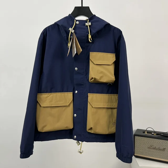 The North Face Jackets Multi-pocket hooded jacket product detail image 18