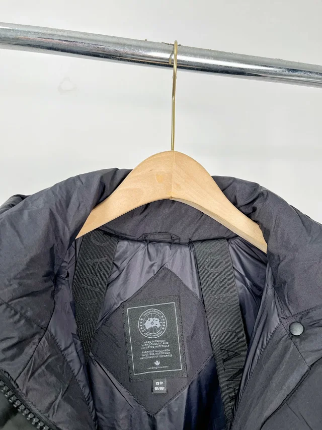 Canada Goose Down Jackets Hooded puffer product detail image 36