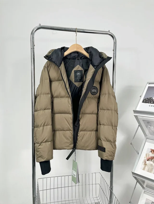 Canada Goose Down Jackets Hooded puffer product detail image 22