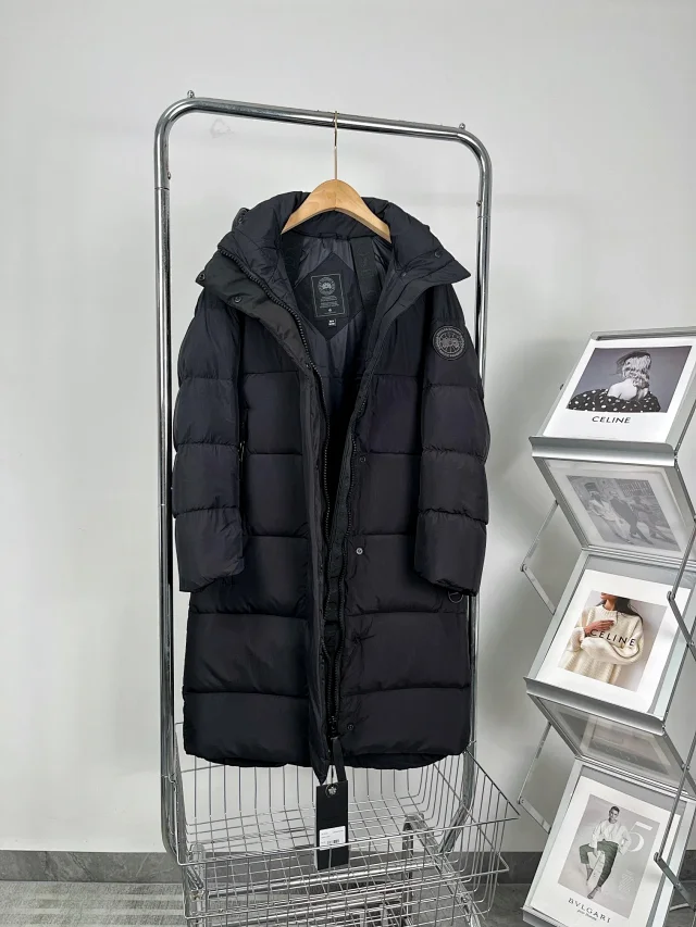 Canada Goose Down Jackets Hooded puffer product detail image 31