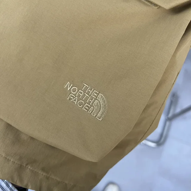 The North Face Jackets Multi-pocket hooded jacket product detail image 6