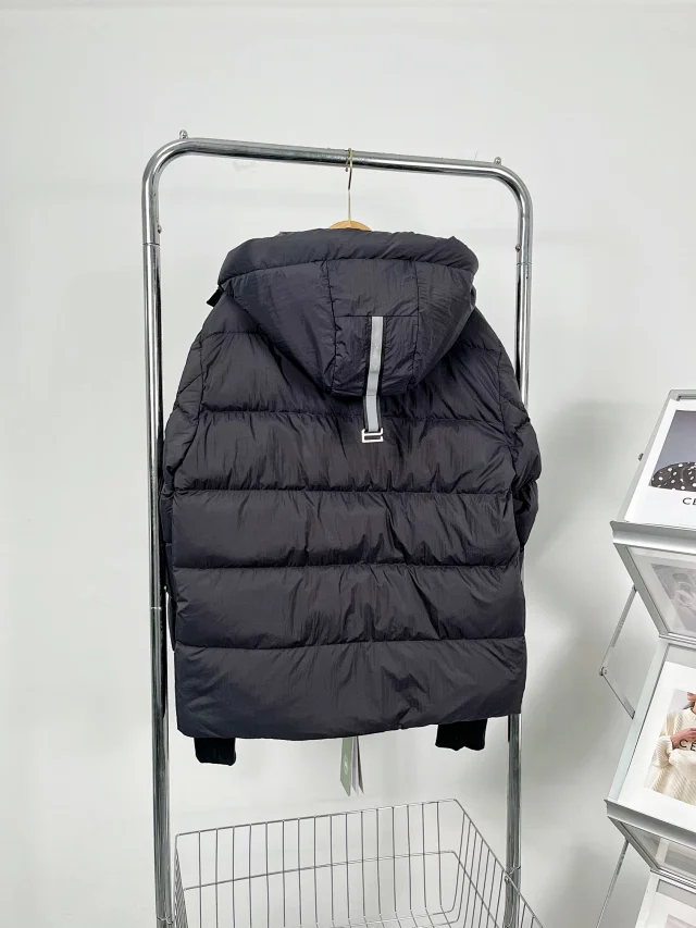 Canada Goose Down Jackets Hooded puffer product detail image 14
