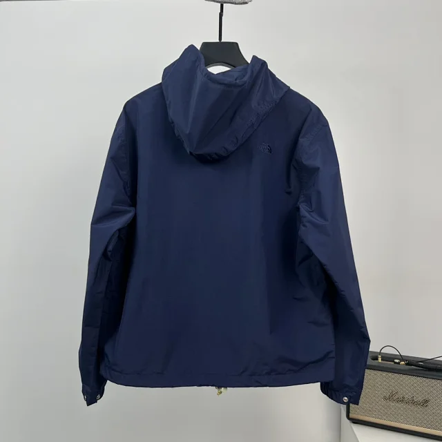 The North Face Jackets Multi-pocket hooded jacket product detail image 11