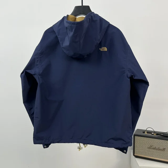 The North Face Jackets Multi-pocket hooded jacket product detail image 20