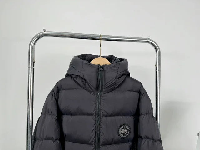Canada Goose Down Jackets Hooded puffer product detail image 15