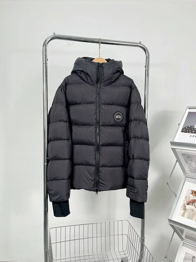 Canada Goose Down Jackets Hooded puffer product detail image 12