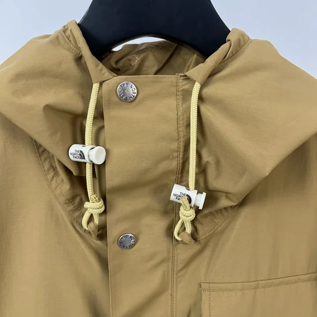 The North Face Jackets Multi-pocket hooded jacket product detail image 3
