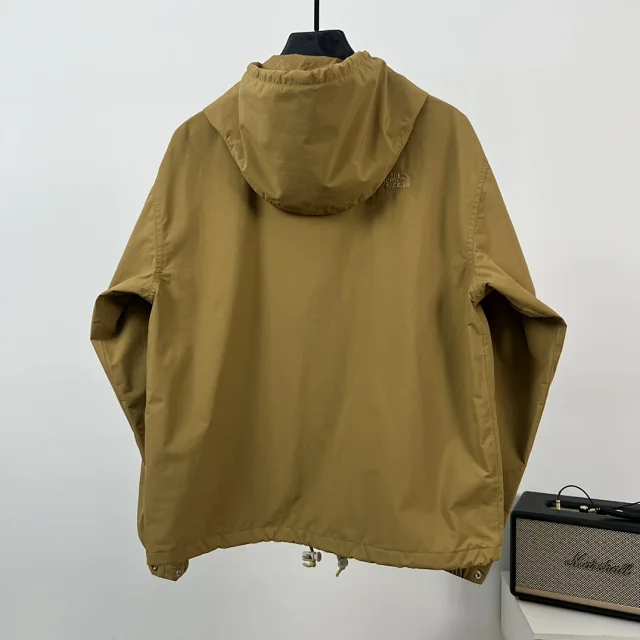 The North Face Jackets Multi-pocket hooded jacket product detail image 2