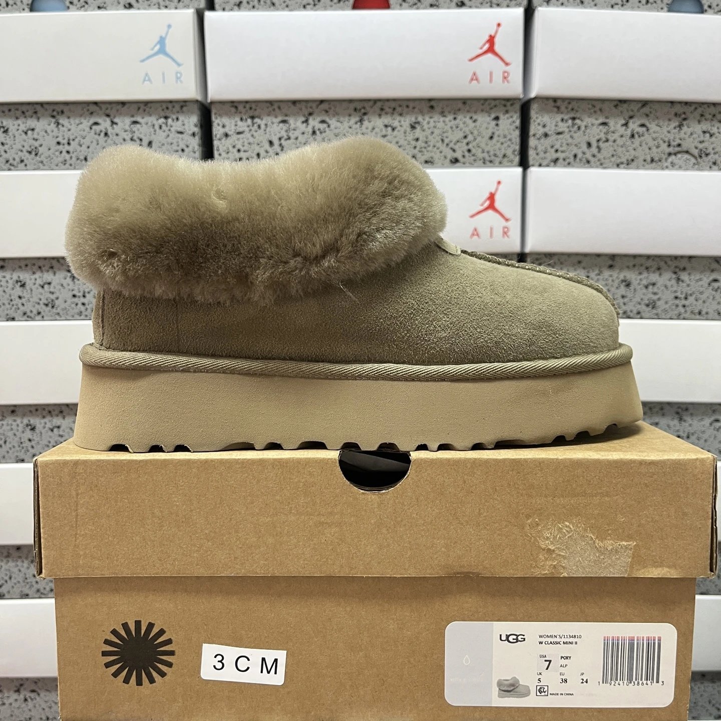 UGG Women's Classic Mini II Porcelain Beige Shearling-Lined Platform Slipper Boots - 1