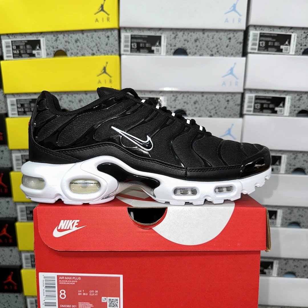 Black White DM2362-001