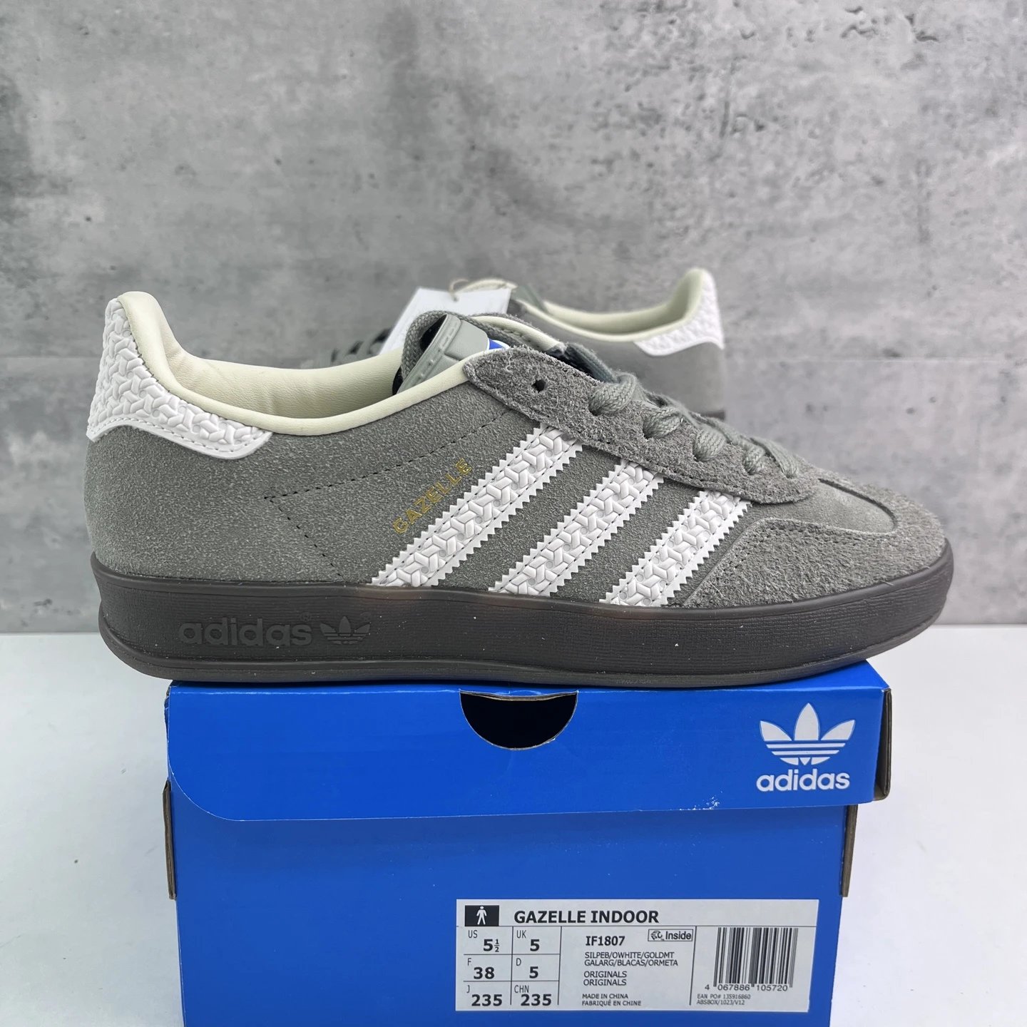 Gray White IF1807