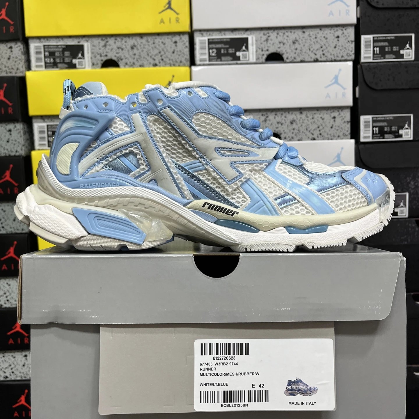 7.0 White Blue 9744
