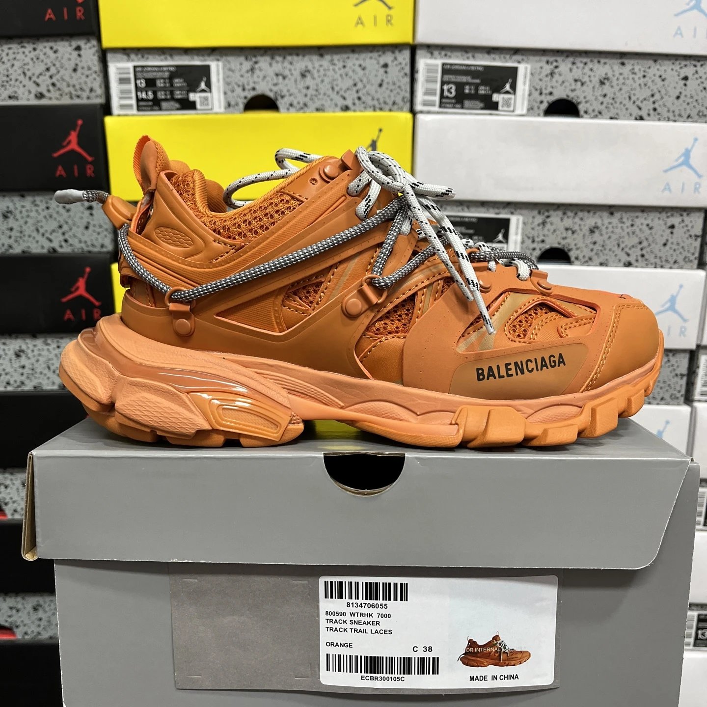 Lace-up Track Orange 7000
