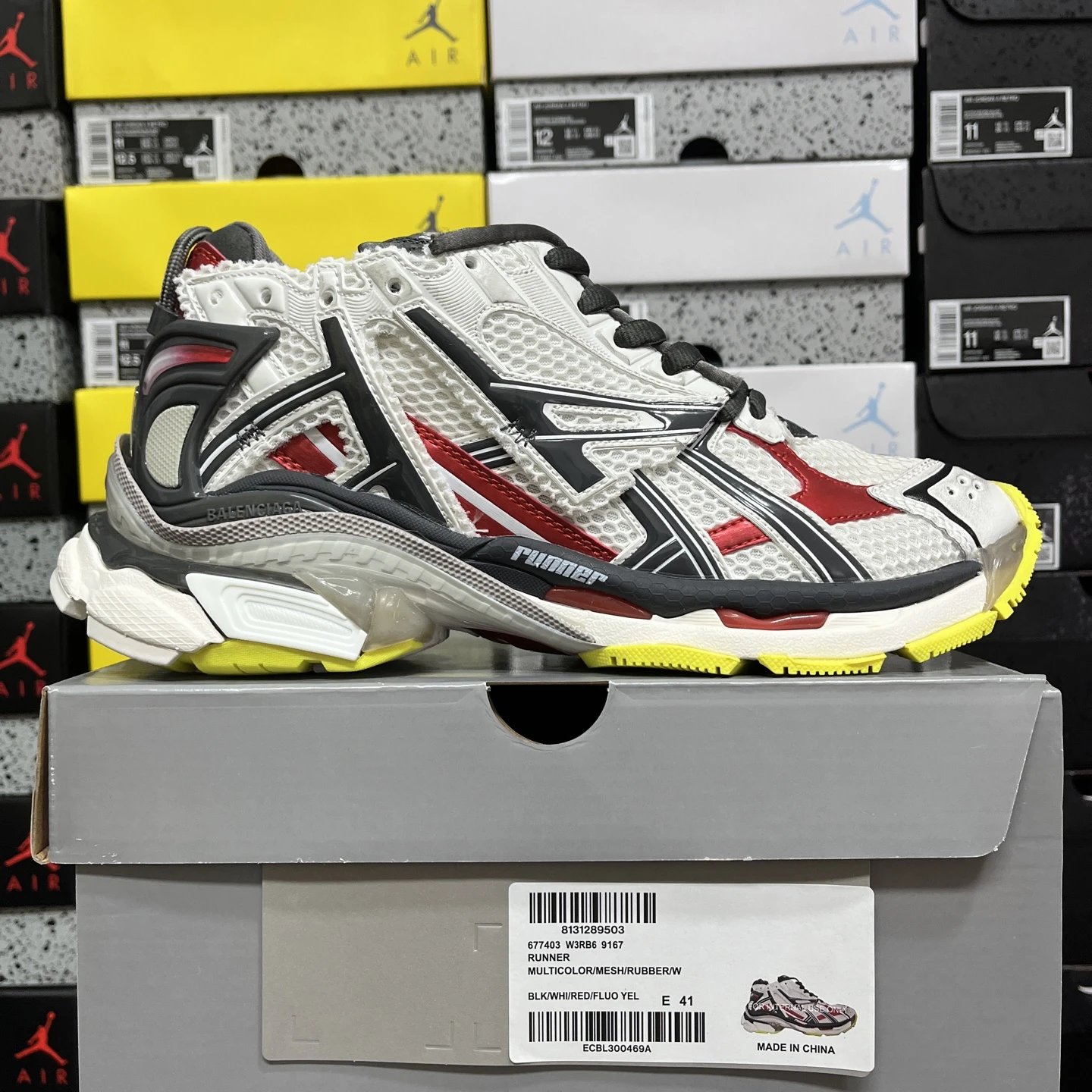 7.0 White Black Red 9167