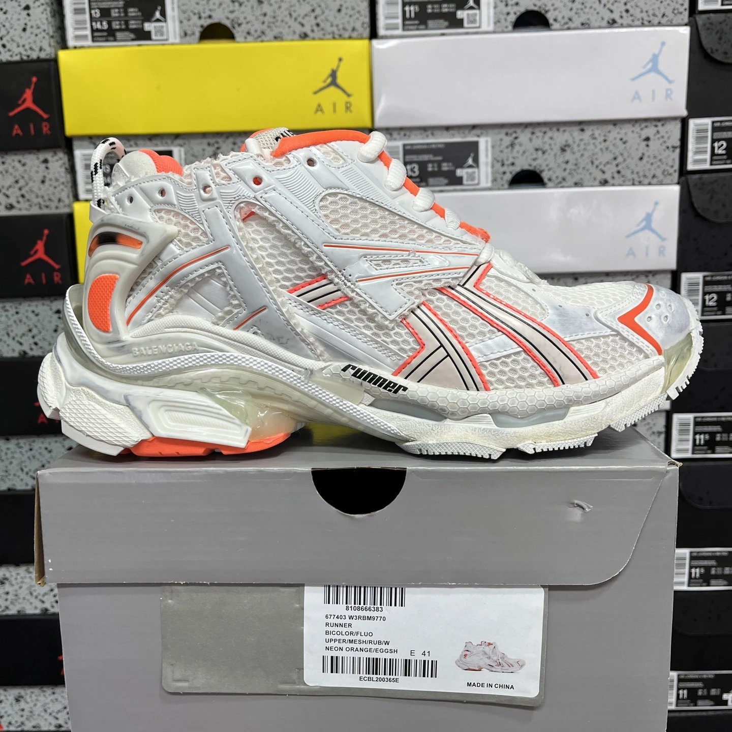 7th Gen White Orange M9770