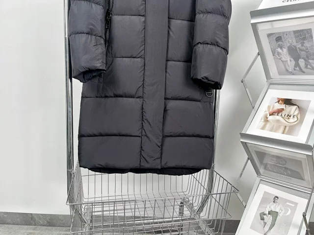 Canada Goose Down Jackets Hooded puffer product detail image 34