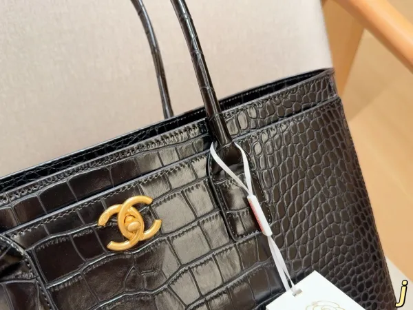 Chanel Deauville Tote Black Crocodile-Embossed Patent Leather Handbag Tote Bag - 8