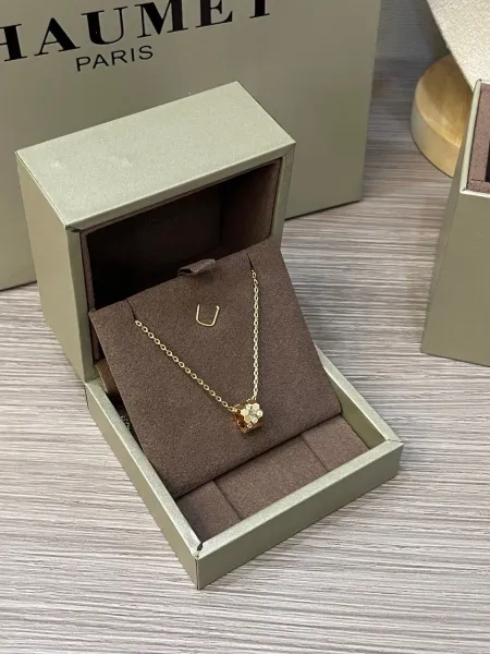 Design Chaumet Bee My Love Hexagon Gold Pendant Necklace Jewelry - 1