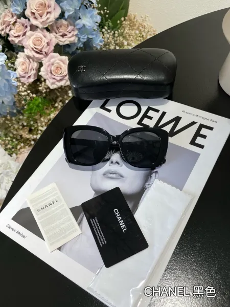 Chanel Black Acetate Cat-Eye Sunglasses with CC Chain Detail - 24