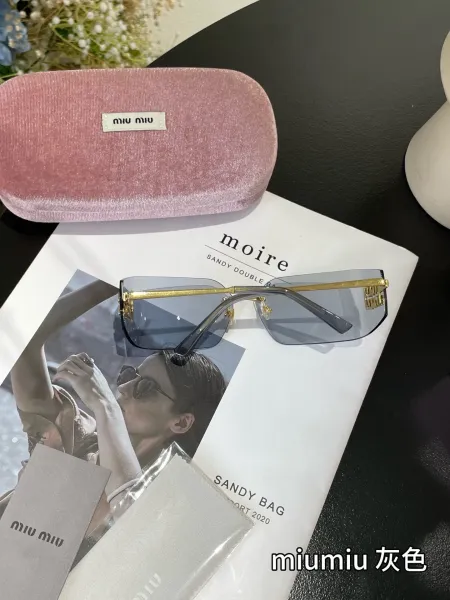 Chanel Black Acetate Cat-Eye Sunglasses with CC Chain Detail - 31
